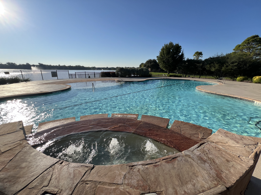 Community pool maintenance in the Greater Austin Area